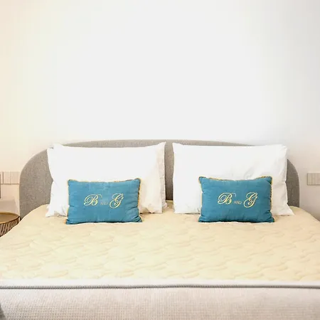 B And G San Babila- Luxury In The Heart Of - Design District * Милан