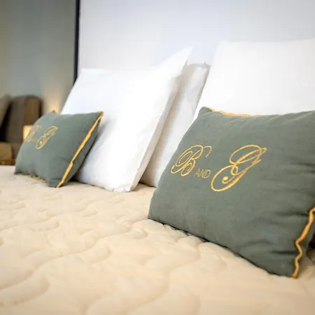 Гостевой дом B And G San Babila- Luxury In The Heart Of - Design District Милан