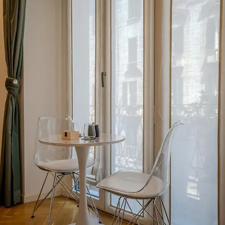 B And G San Babila- Luxury In The Heart Of - Design District Гостевой дом *