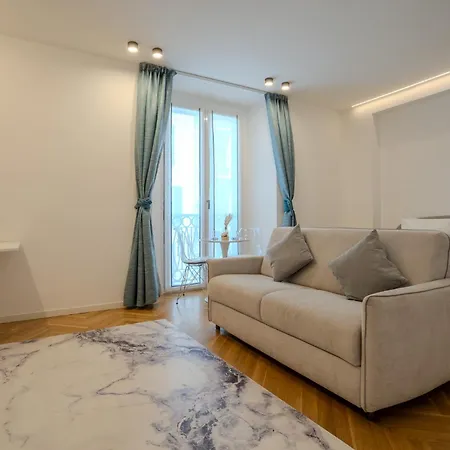 B And G San Babila- Luxury In The Heart Of - Design District