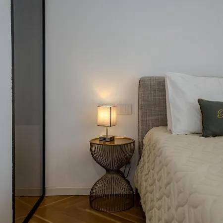 Гостевой дом B And G San Babila- Luxury In The Heart Of - Design District *