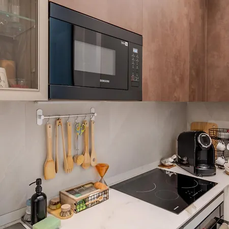 B And G San Babila- Luxury In The Heart Of - Design District *