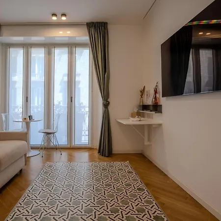 B And G San Babila- Luxury In The Heart Of - Design District *