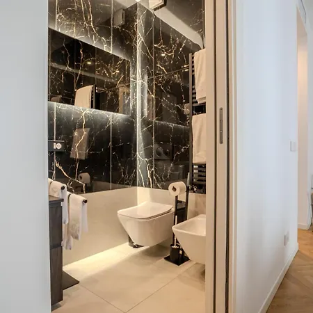 B And G San Babila- Luxury In The Heart Of - Design District * Милан