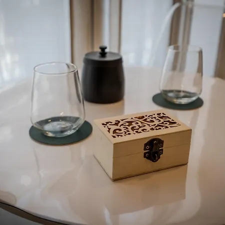 B And G San Babila- Luxury In The Heart Of - Design District