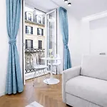B And G San Babila- Luxury In The Heart Of - Design District 4* Milánó