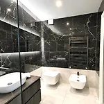 B And G San Babila- Luxury In The Heart Of - Design District Vendégház 4*