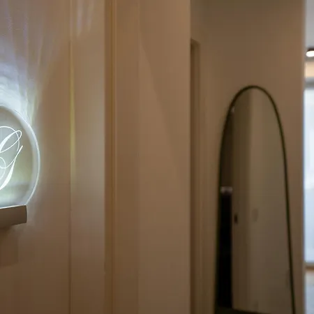 B And G San Babila- Luxury In The Heart Of - Design District Milan