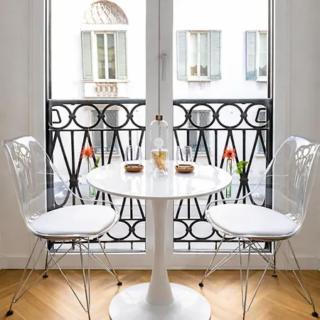 B And G San Babila- Luxury In The Heart Of - Design District Πανσιόν