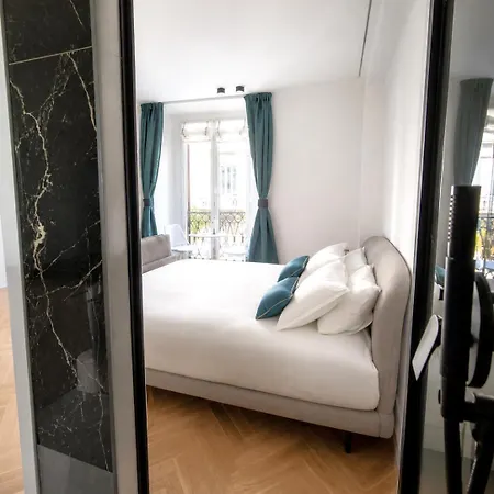 B And G San Babila- Luxury In The Heart Of - Design District Πανσιόν
