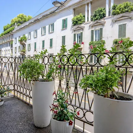 Πανσιόν B And G San Babila- Luxury In The Heart Of - Design District