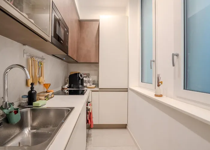 Πανσιόν B And G San Babila- Luxury In The Heart Of - Design District