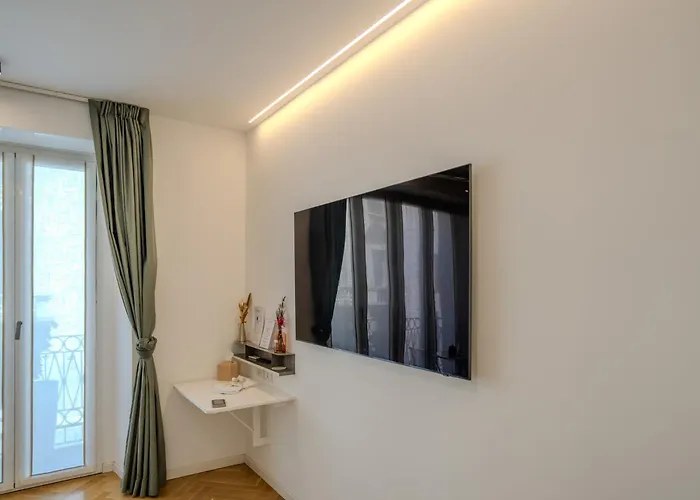 Πανσιόν B And G San Babila- Luxury In The Heart Of - Design District Μιλάνο