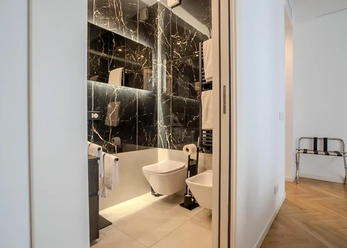 B And G San Babila- Luxury In The Heart Of - Design District 4* Μιλάνο